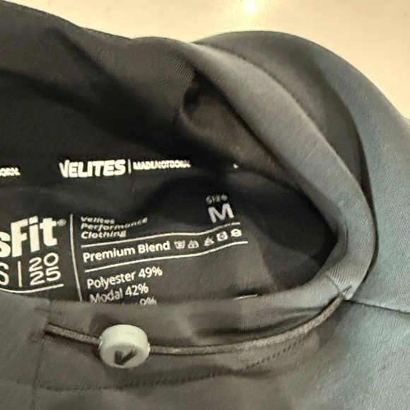 CrossFit Games 2025Velites -Women's Black Hooded Sweatshirt w/magnetic pockets! - Picture 4 of 9